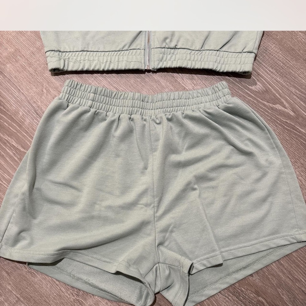 SHEIN Light Green Casual Set - Picture 2 of 5